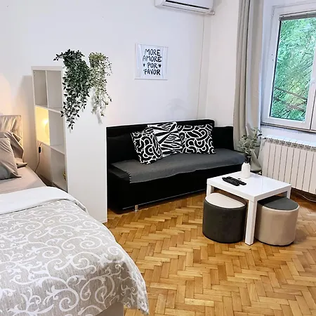 Fully Equipped - Cozy & Convenient Apartment *